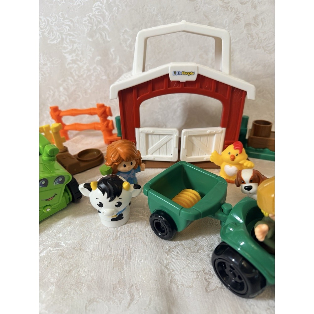 Fisher Price Little People Farm Barn Shed Tractor Farmer crops Chicken 14pc Lot - Picture 3 of 6